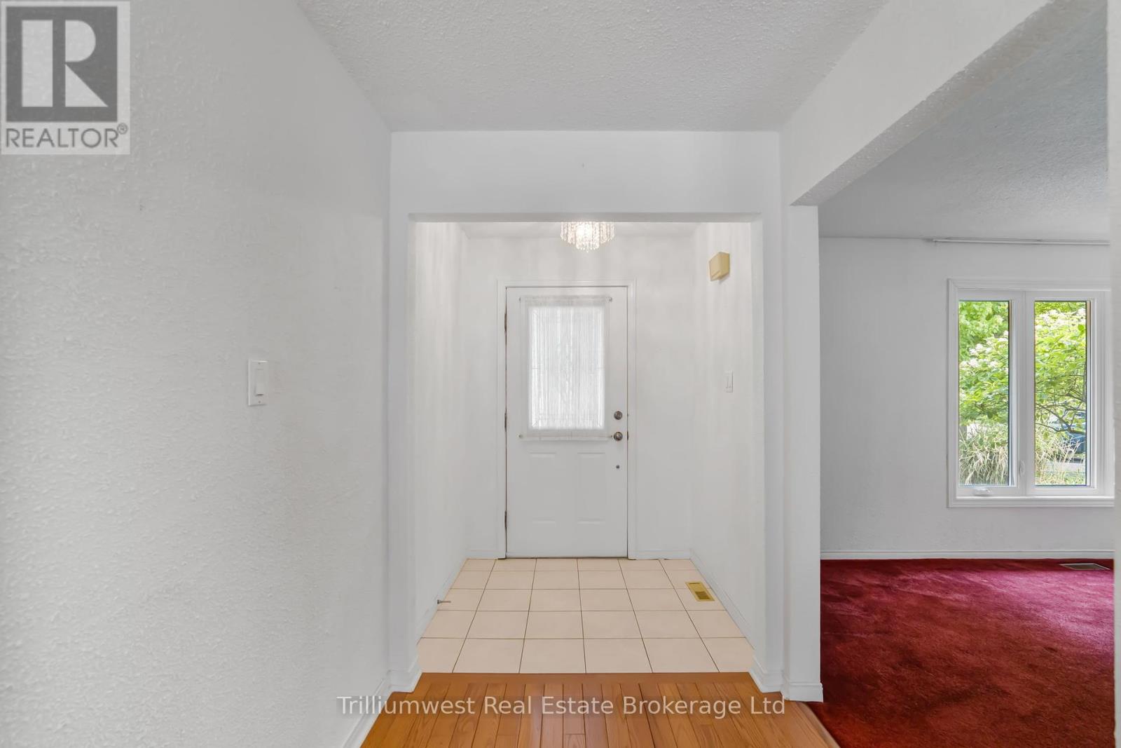 444 Bonny Meadow Road, Oakville, Ontario  L6J 6J2 - Photo 6 - W12364988