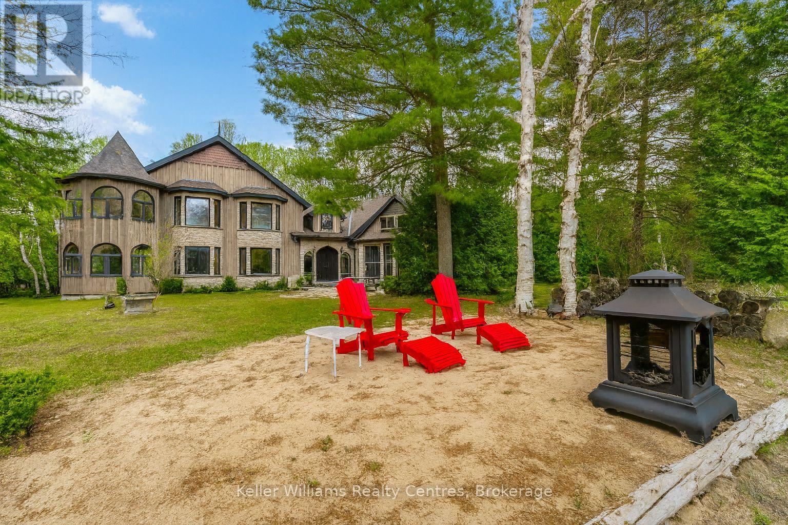 17 Thomas Street, South Bruce Peninsula, Ontario  N0H 2T0 - Photo 1 - X12364994
