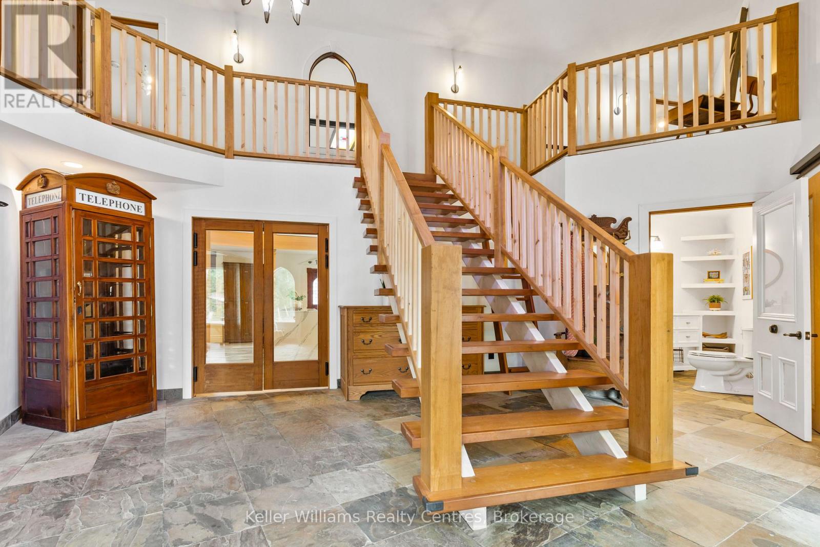 17 Thomas Street, South Bruce Peninsula, Ontario  N0H 2T0 - Photo 3 - X12364994