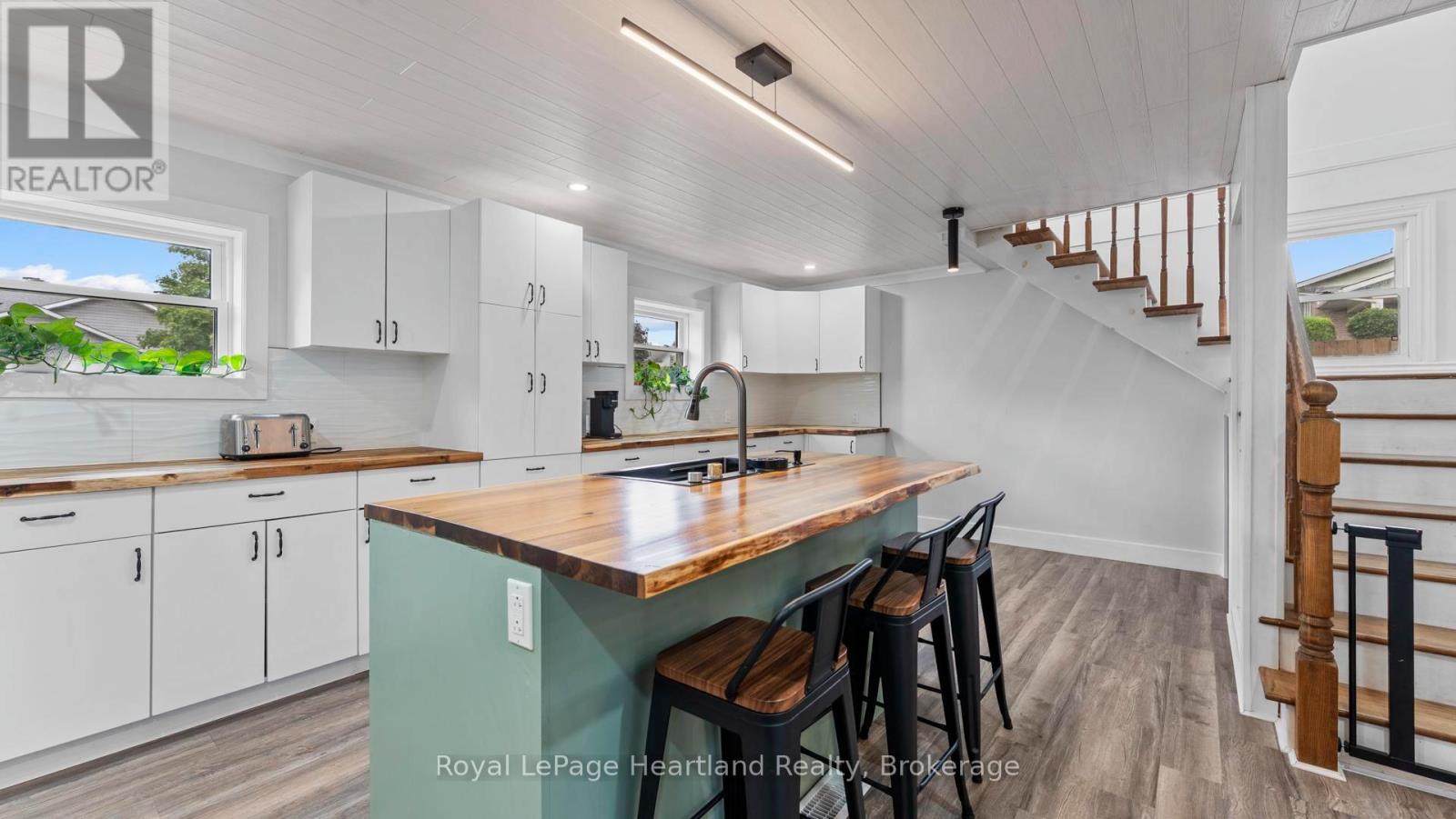 422 Willoughby Street, Huron-Kinloss, Ontario  N0G 2H0 - Photo 19 - X12365005
