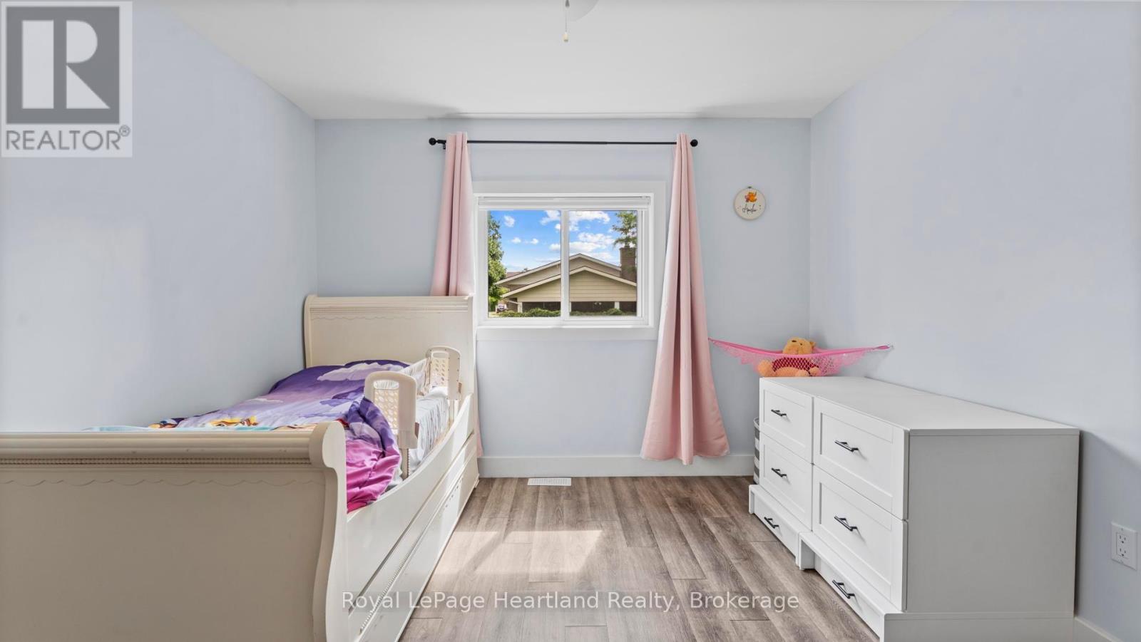 422 Willoughby Street, Huron-Kinloss, Ontario  N0G 2H0 - Photo 26 - X12365005