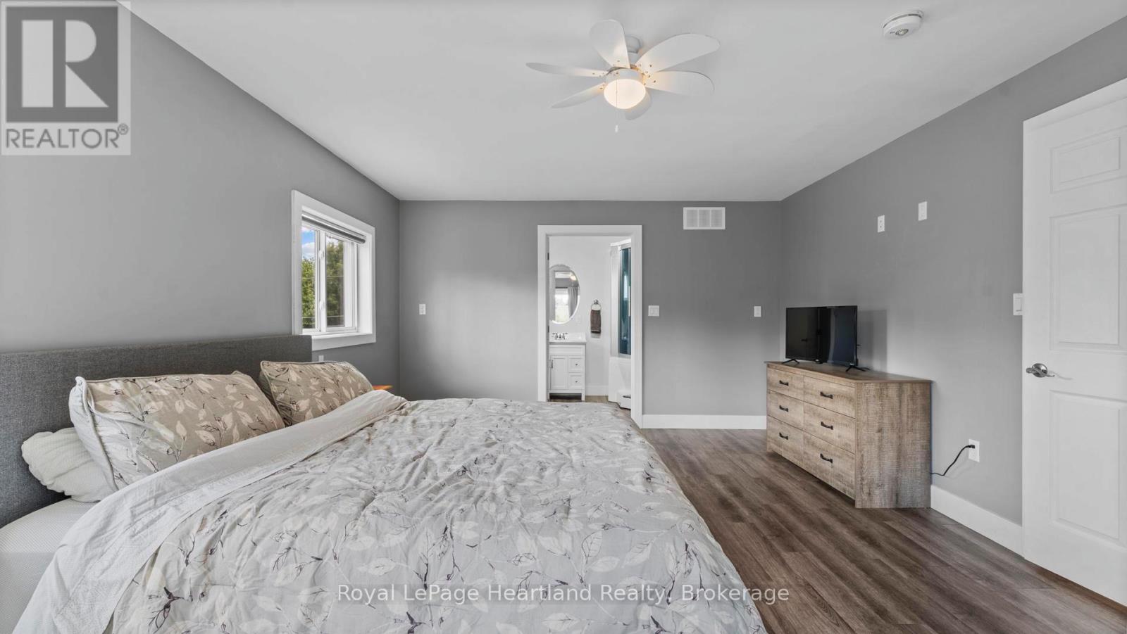 422 Willoughby Street, Huron-Kinloss, Ontario  N0G 2H0 - Photo 30 - X12365005