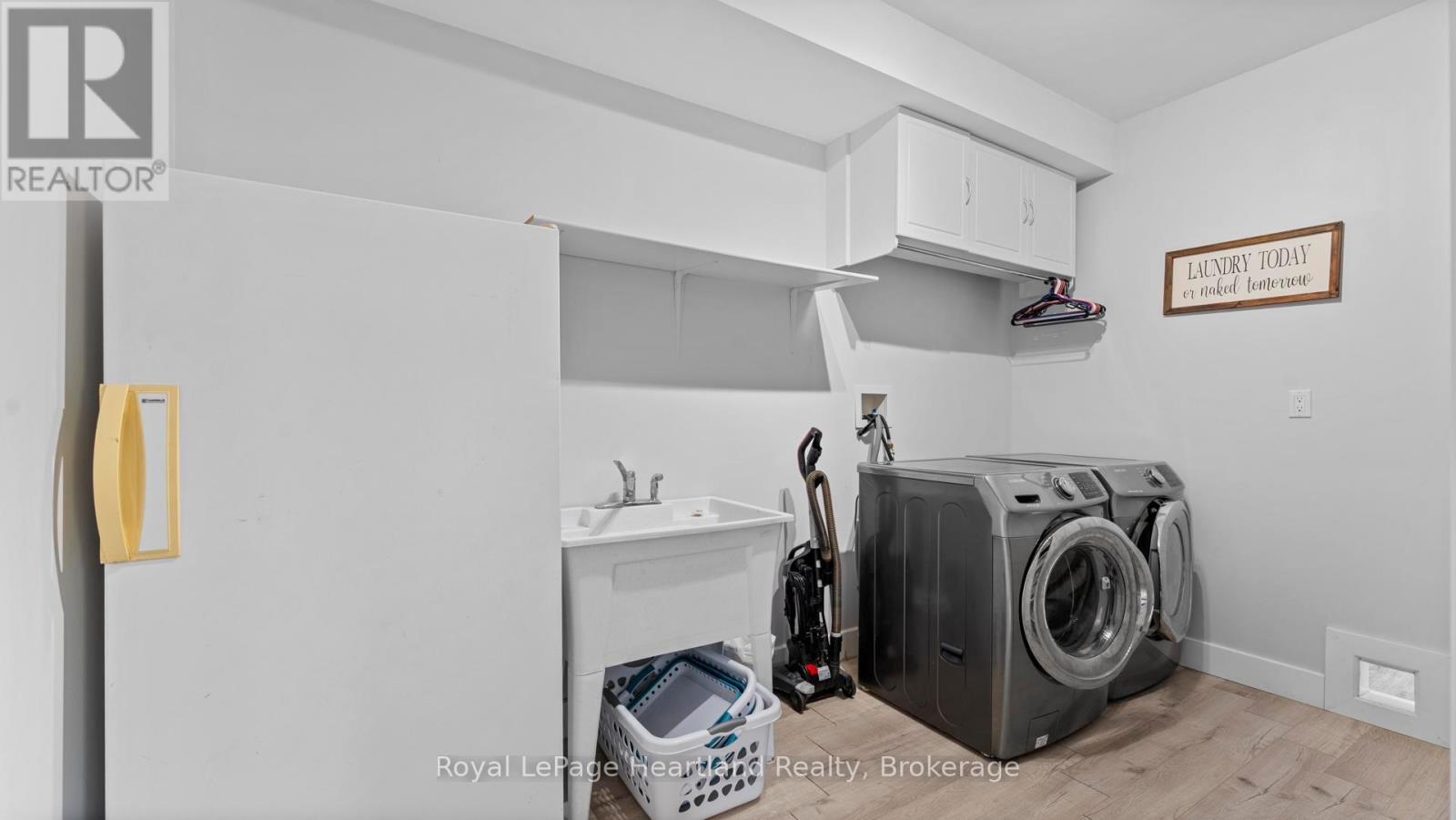 422 Willoughby Street, Huron-Kinloss, Ontario  N0G 2H0 - Photo 36 - X12365005