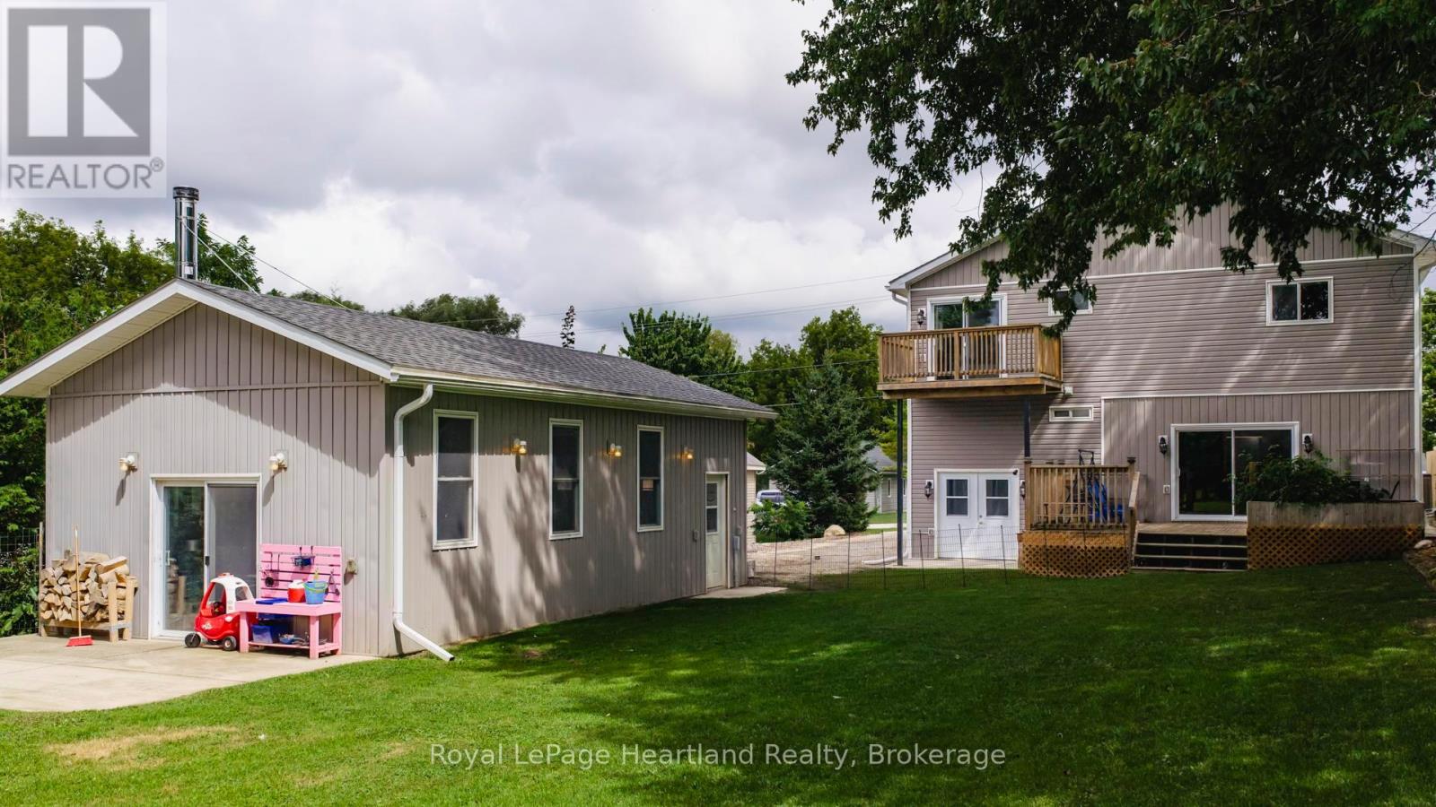 422 Willoughby Street, Huron-Kinloss, Ontario  N0G 2H0 - Photo 45 - X12365005