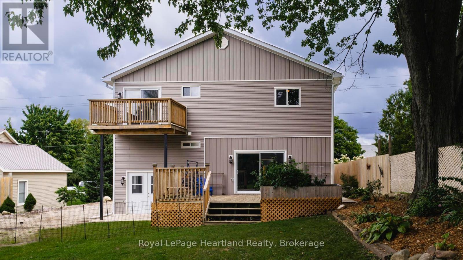 422 Willoughby Street, Huron-Kinloss, Ontario  N0G 2H0 - Photo 46 - X12365005