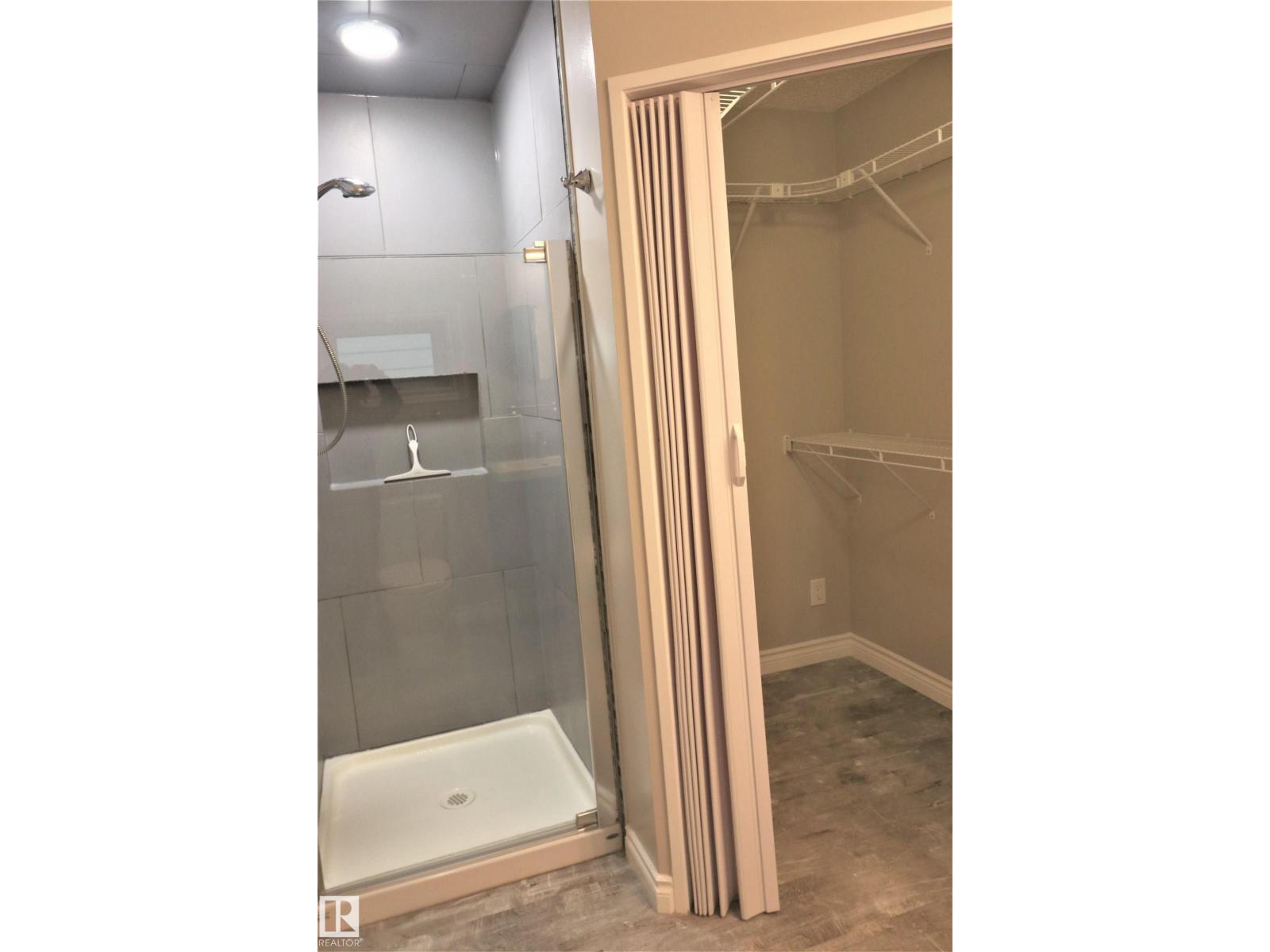 Property at 4317 54 ST image 4