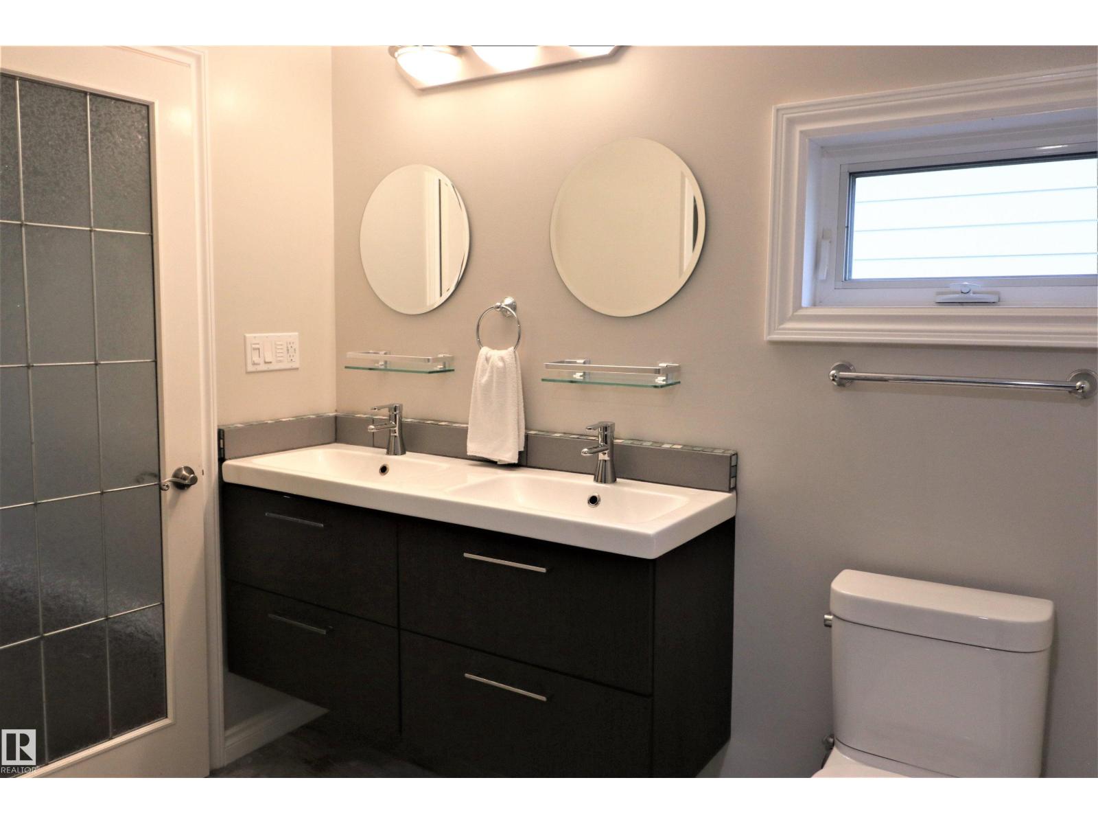 Property at 4317 54 ST image 2