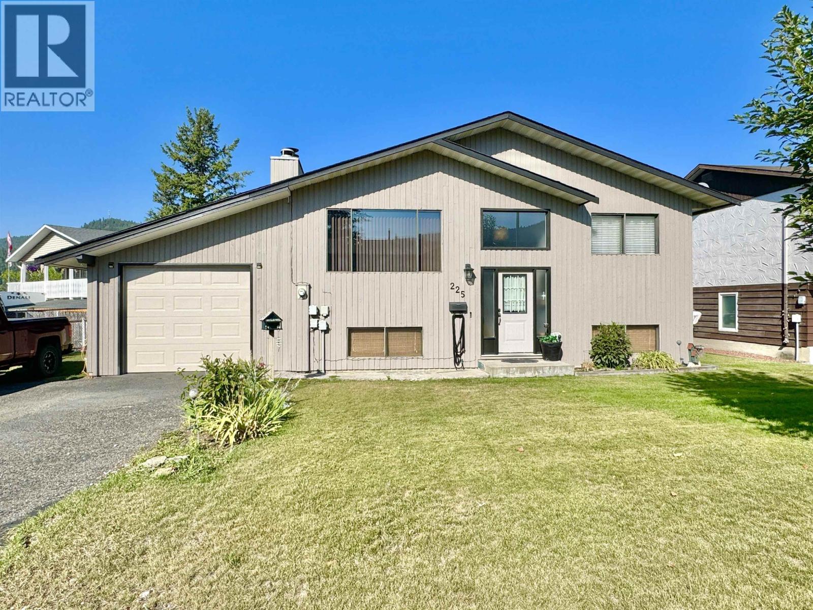 225 LITZENBURG CRESCENT, Williams Lake, British Columbia