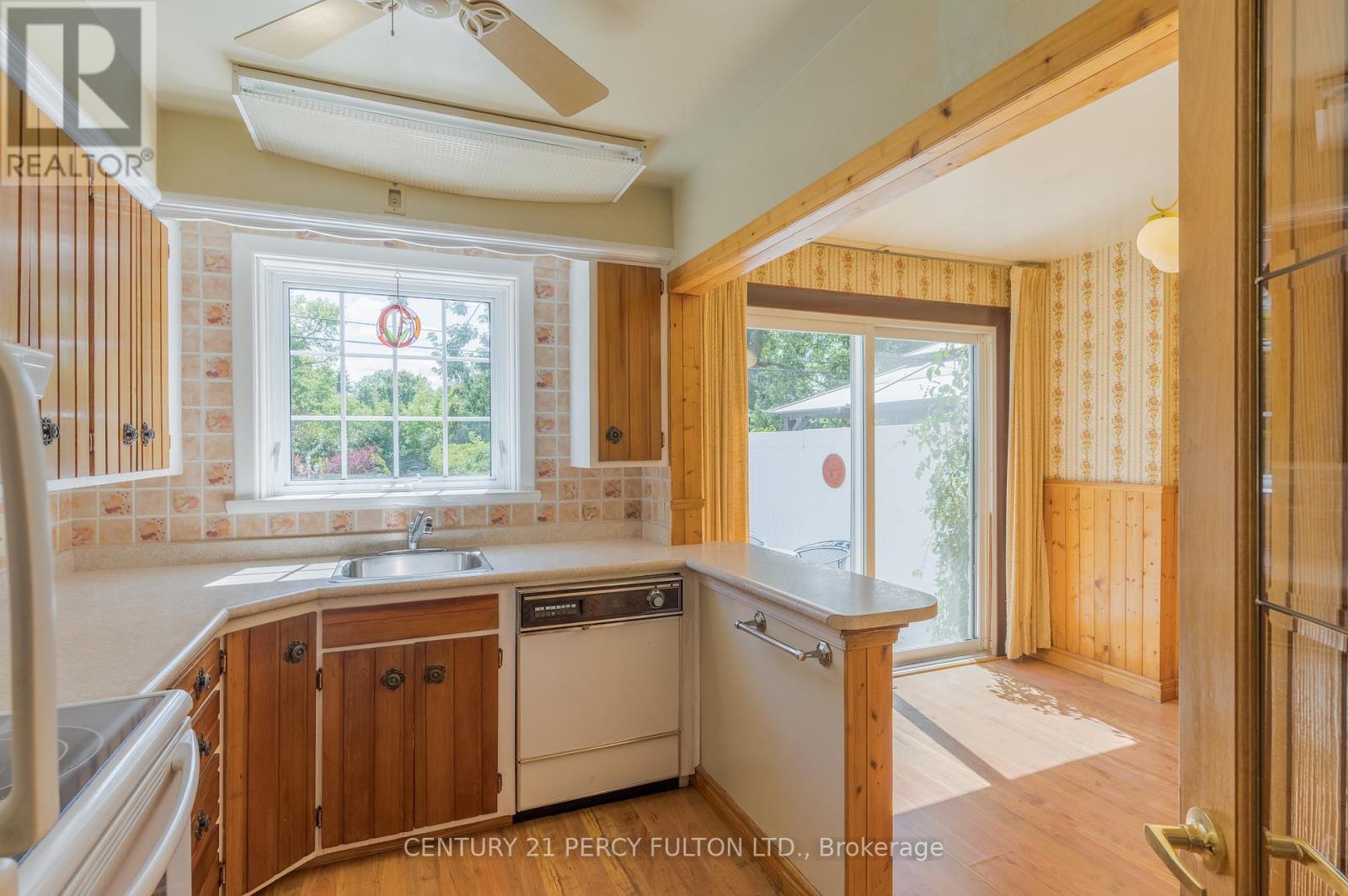 111 Short Avenue, Kawartha Lakes, Ontario  K9V 1J7 - Photo 10 - X12364839