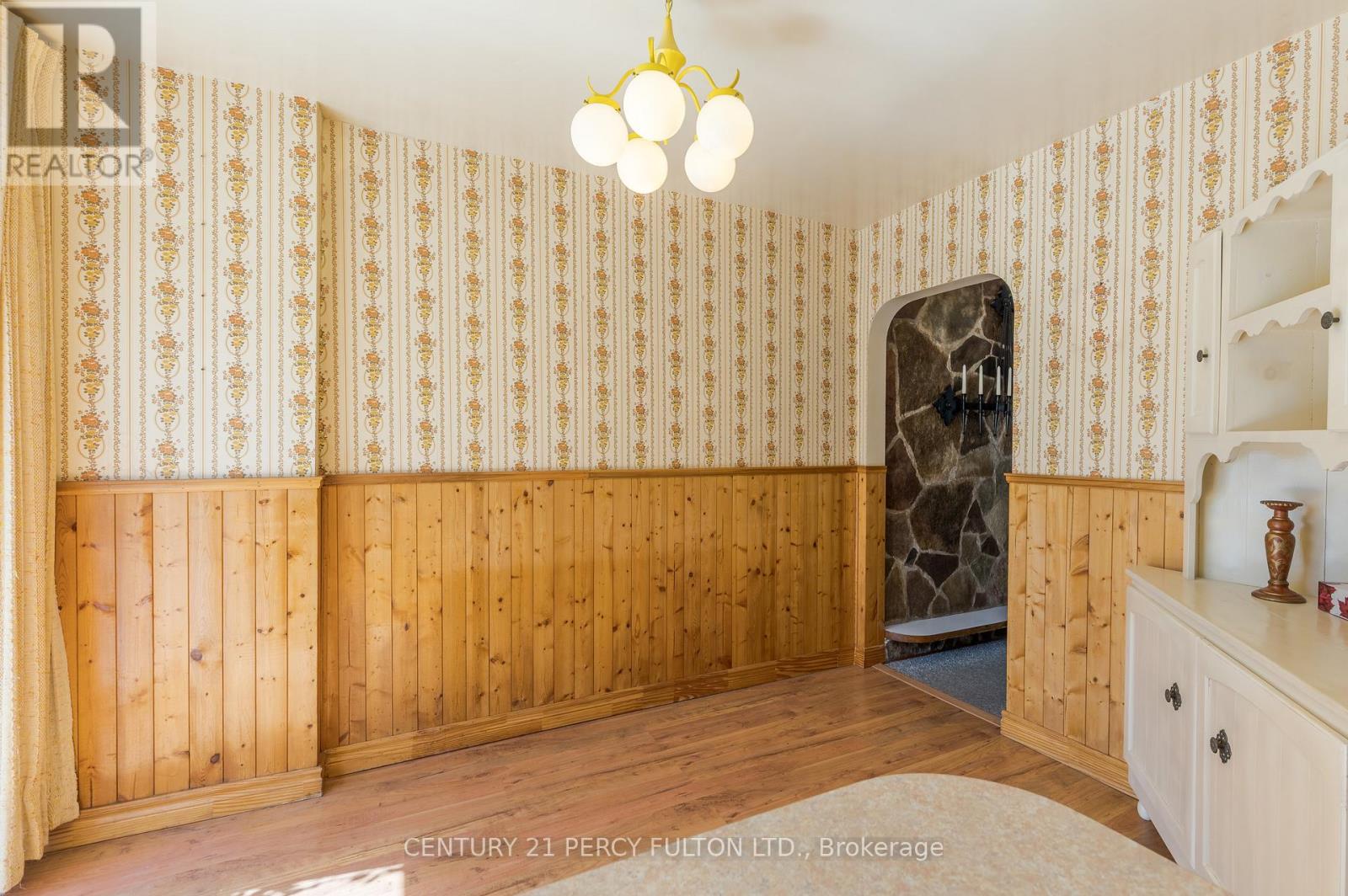 111 Short Avenue, Kawartha Lakes, Ontario  K9V 1J7 - Photo 12 - X12364839