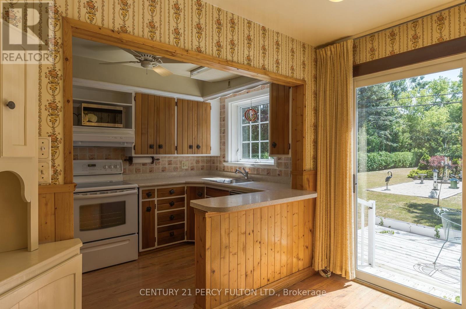 111 Short Avenue, Kawartha Lakes, Ontario  K9V 1J7 - Photo 13 - X12364839
