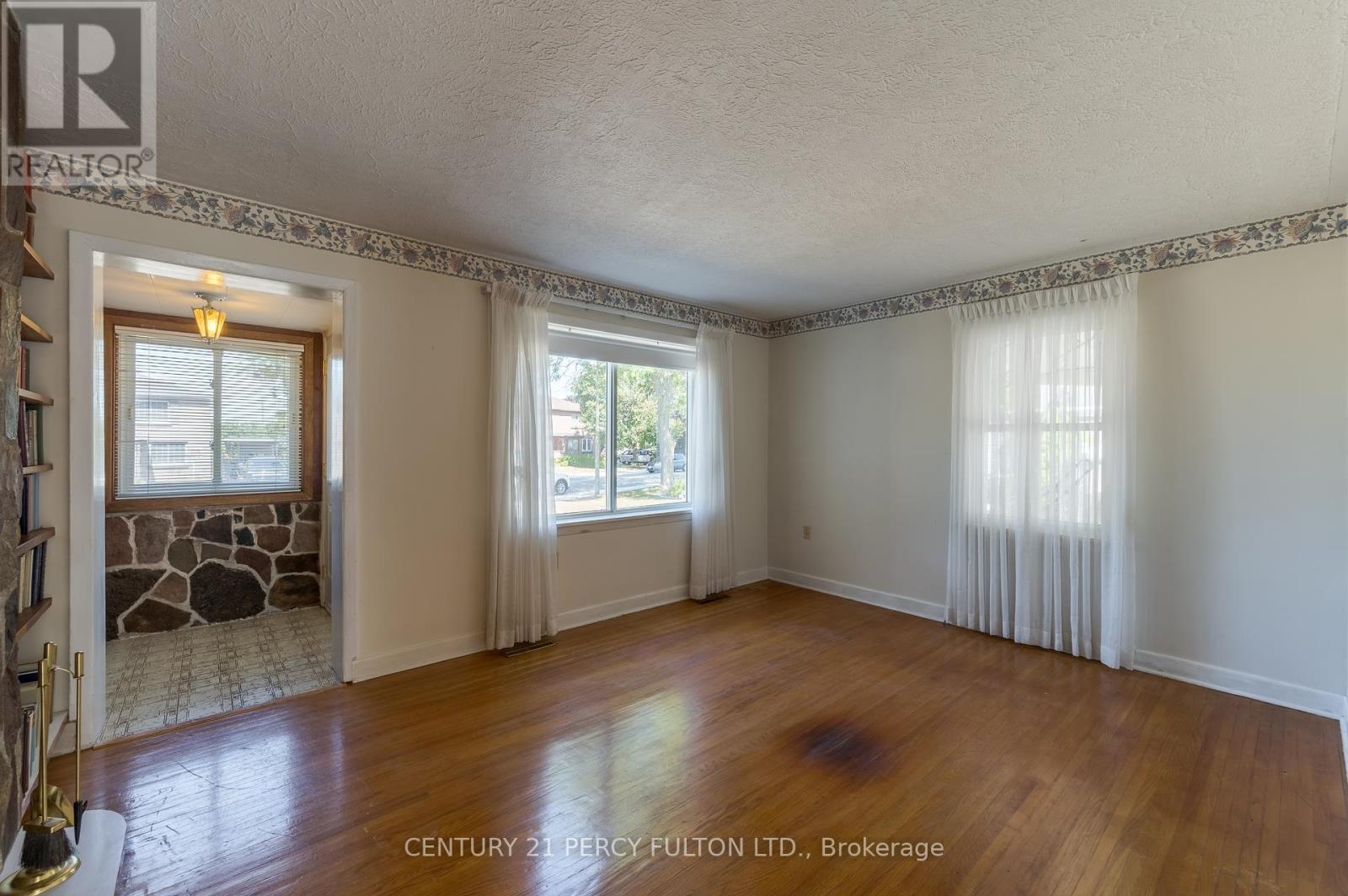 111 Short Avenue, Kawartha Lakes, Ontario  K9V 1J7 - Photo 16 - X12364839