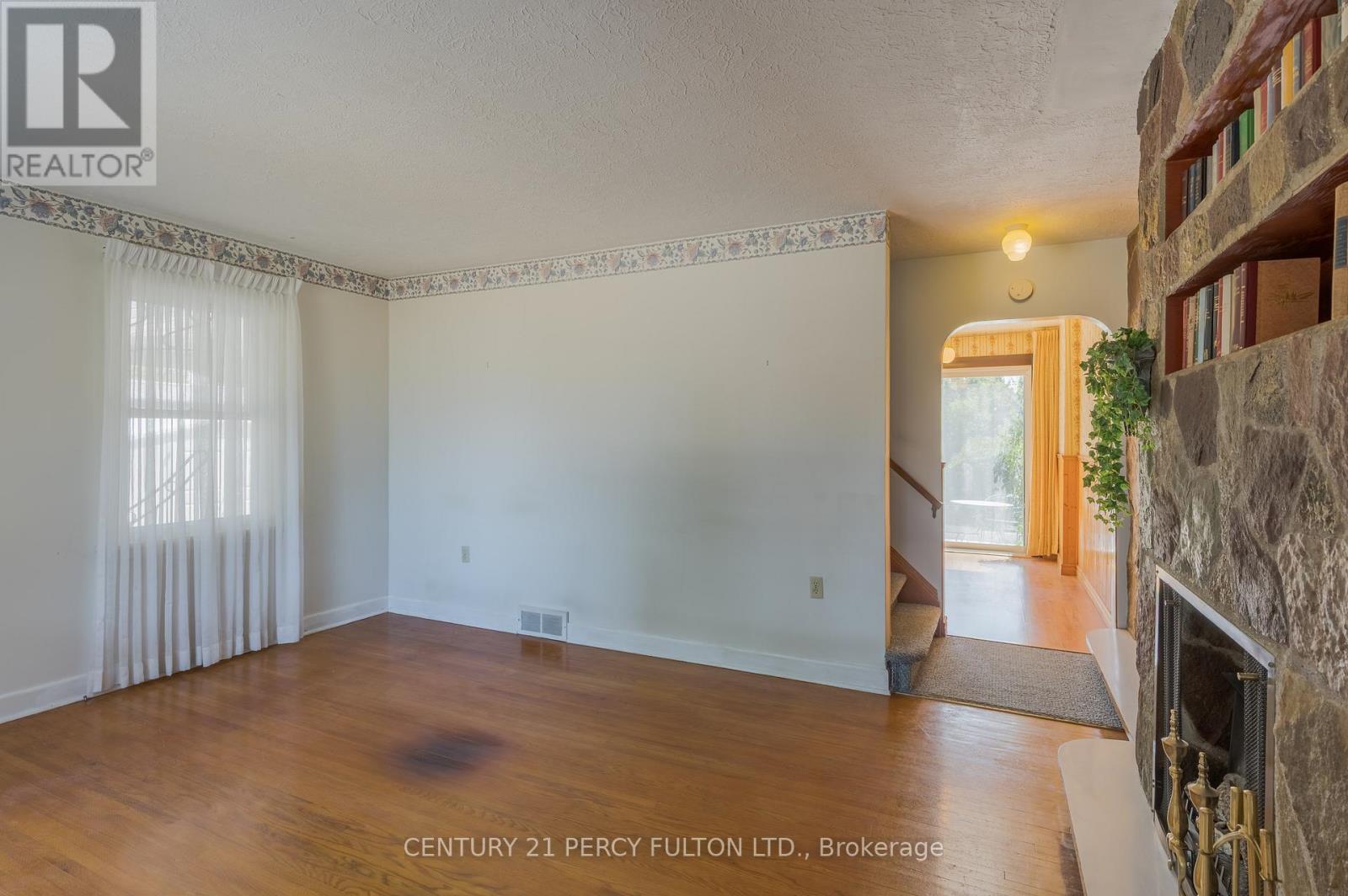 111 Short Avenue, Kawartha Lakes, Ontario  K9V 1J7 - Photo 19 - X12364839