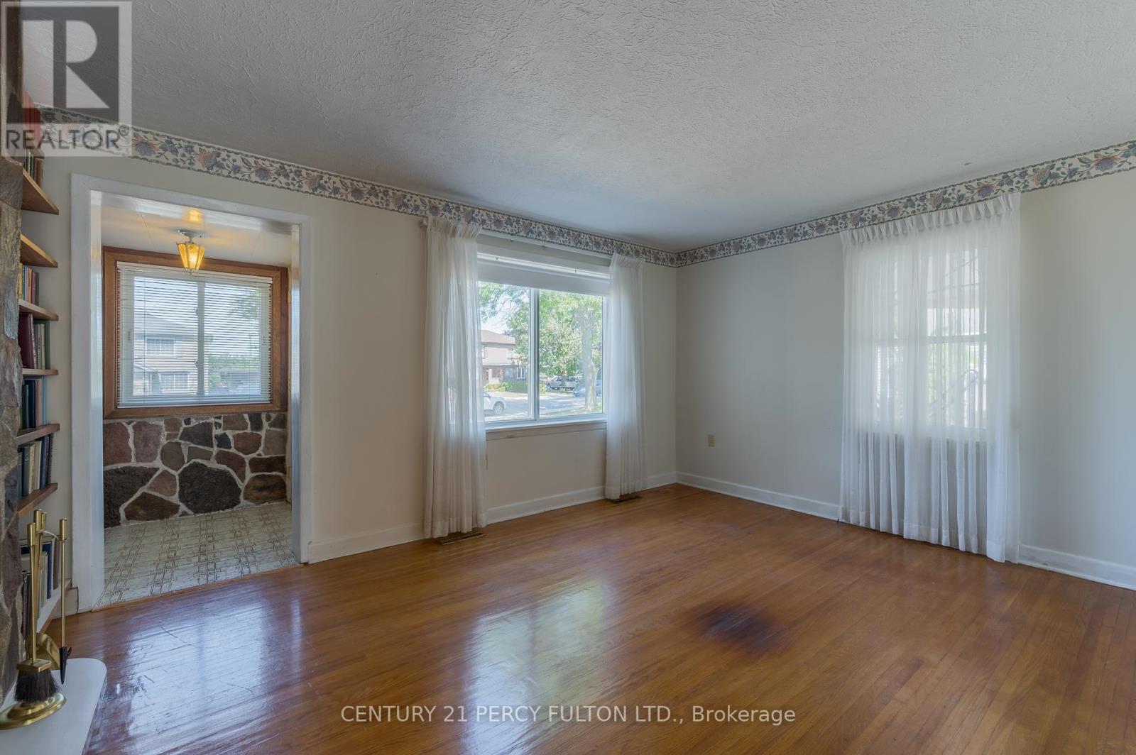 111 Short Avenue, Kawartha Lakes, Ontario  K9V 1J7 - Photo 22 - X12364839