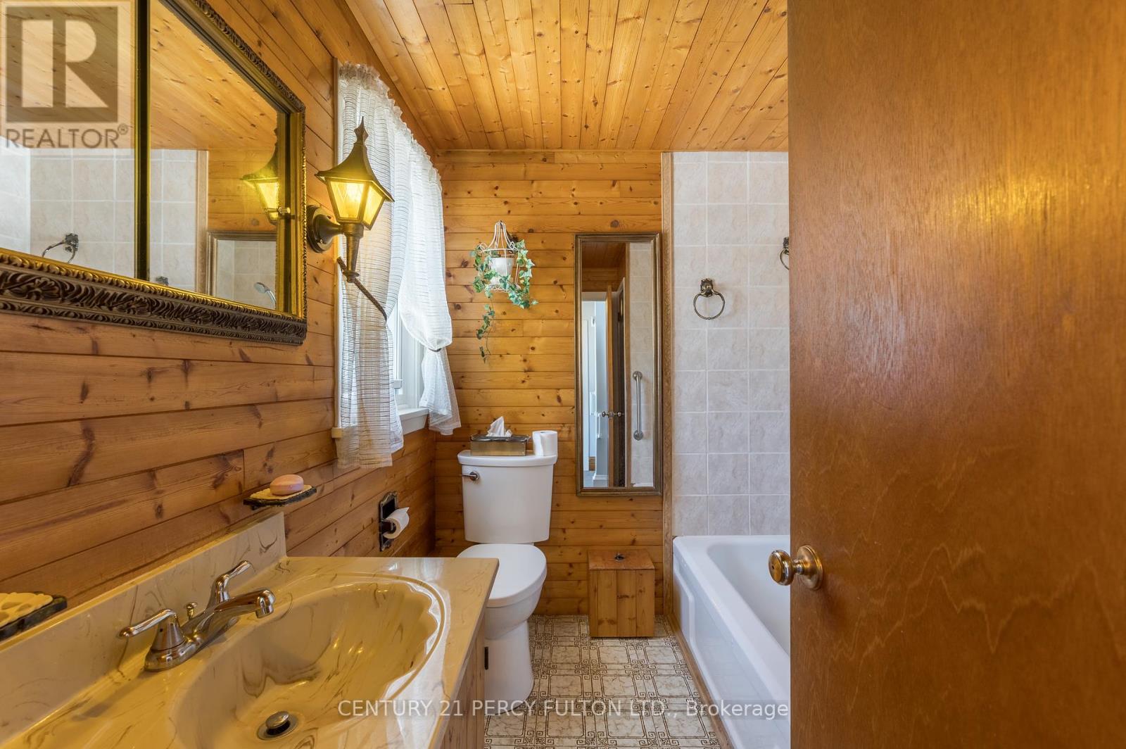 111 Short Avenue, Kawartha Lakes, Ontario  K9V 1J7 - Photo 30 - X12364839
