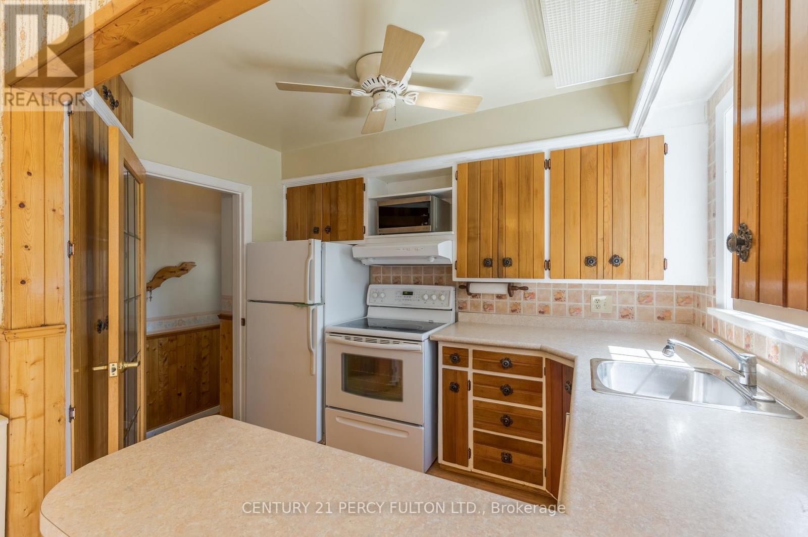 111 Short Avenue, Kawartha Lakes, Ontario  K9V 1J7 - Photo 5 - X12364839