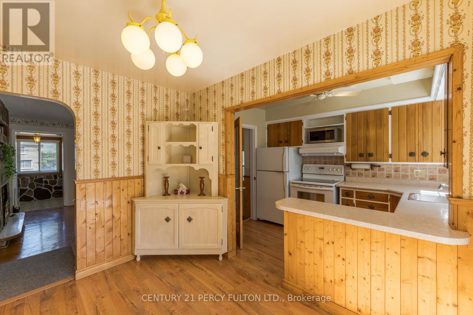 111 Short Avenue, Kawartha Lakes, Ontario  K9V 1J7 - Photo 8 - X12364839