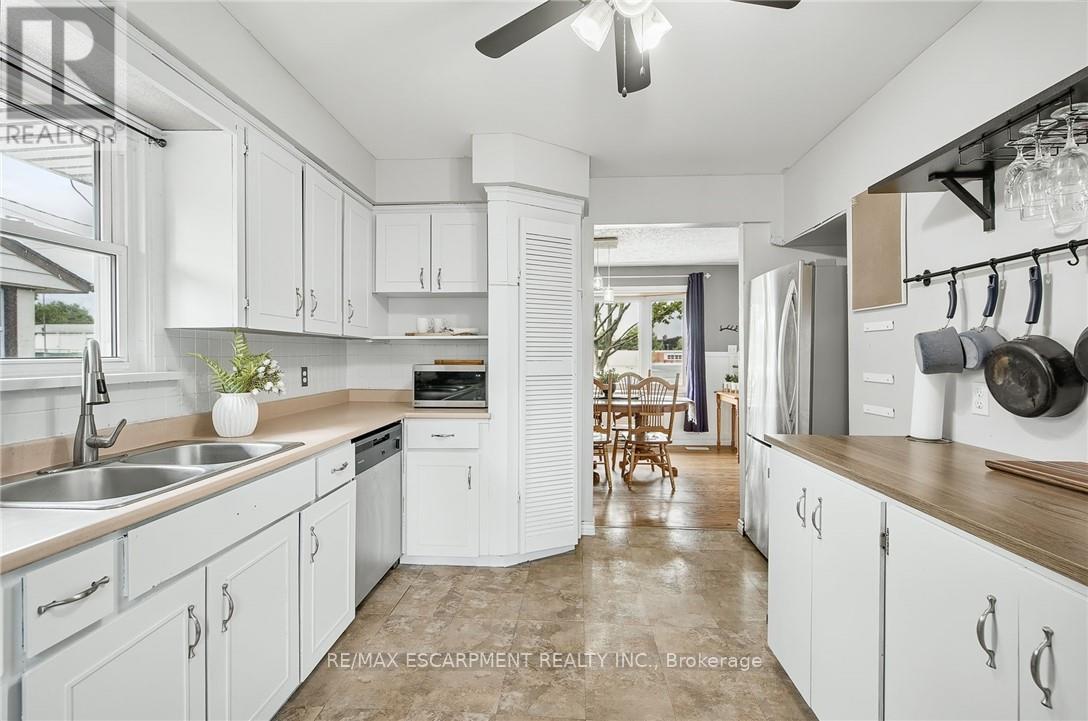 50 Sandalwood Avenue, Hamilton, Ontario  L8T 2E3 - Photo 11 - X12364841