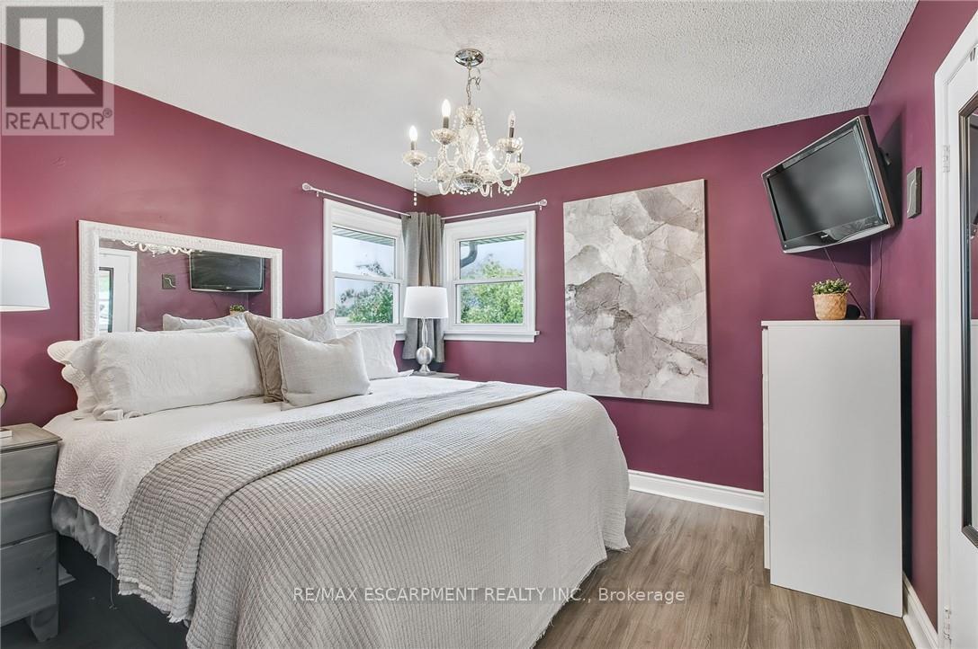 50 Sandalwood Avenue, Hamilton, Ontario  L8T 2E3 - Photo 14 - X12364841