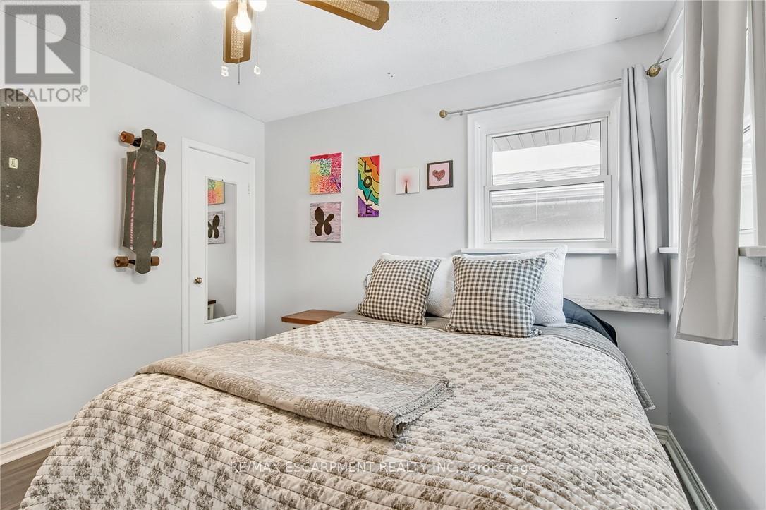 50 Sandalwood Avenue, Hamilton, Ontario  L8T 2E3 - Photo 17 - X12364841