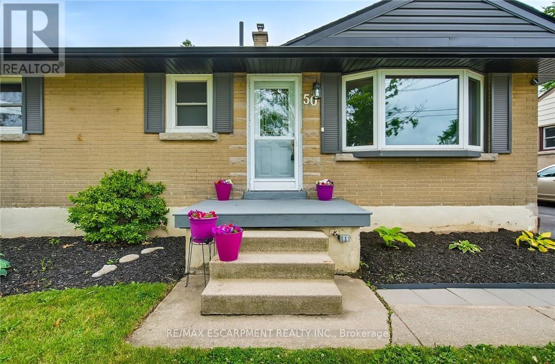 50 Sandalwood Avenue, Hamilton, Ontario  L8T 2E3 - Photo 3 - X12364841