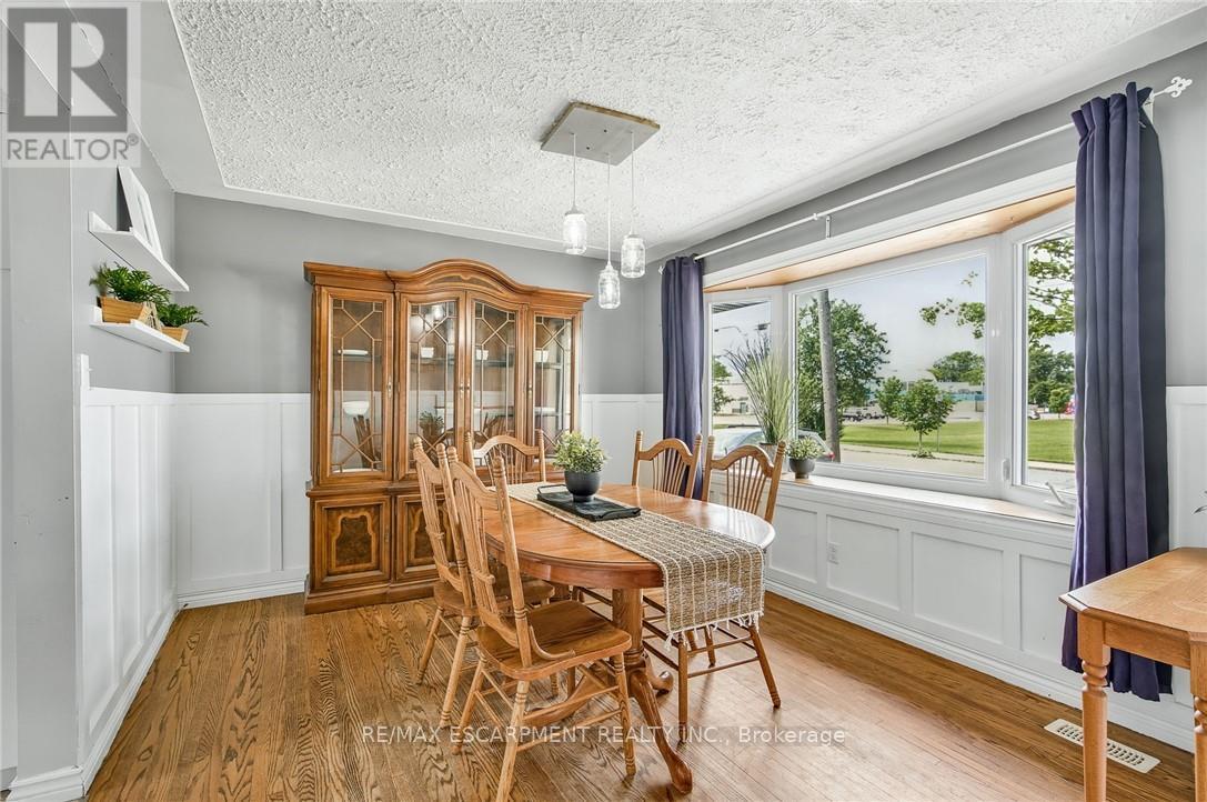 50 Sandalwood Avenue, Hamilton, Ontario  L8T 2E3 - Photo 5 - X12364841