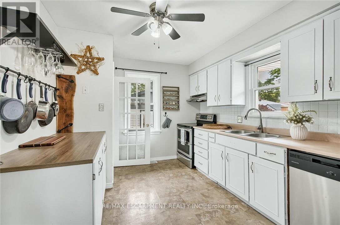 50 Sandalwood Avenue, Hamilton, Ontario  L8T 2E3 - Photo 9 - X12364841