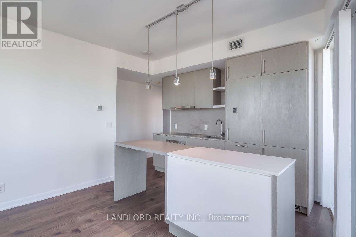 5804 - 100 Harbour Street, Toronto, Ontario  M5J 2T5 - Photo 2 - C12364955