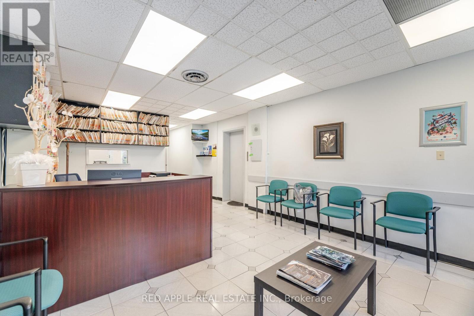 799 Bloor Street W, Toronto (Palmerston-Little Italy), Ontario  M6G 1L8 - Photo 7 - C12365008