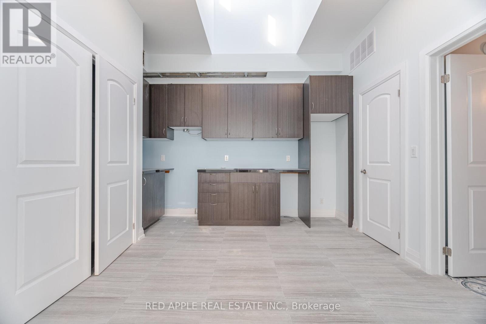 416 Oakwood Avenue, Toronto (Oakwood Village), Ontario  M6E 2W3 - Photo 44 - C12365013