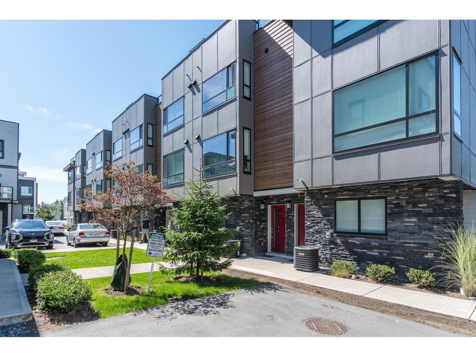8 19631 55a Avenue, Langley, British Columbia  V3A 3X1 - Photo 3 - R3040376