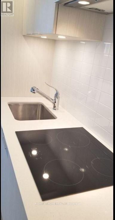 1112 - 11 Wellesley Street W, Toronto, Ontario  M4Y 0G4 - Photo 6 - C12363914