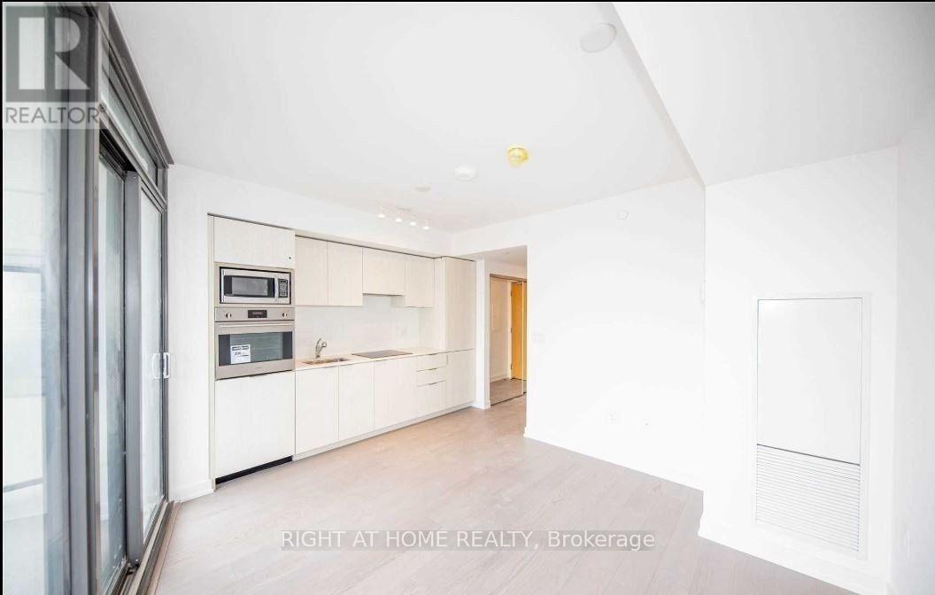 1112 - 11 Wellesley Street W, Toronto, Ontario  M4Y 0G4 - Photo 3 - C12363914