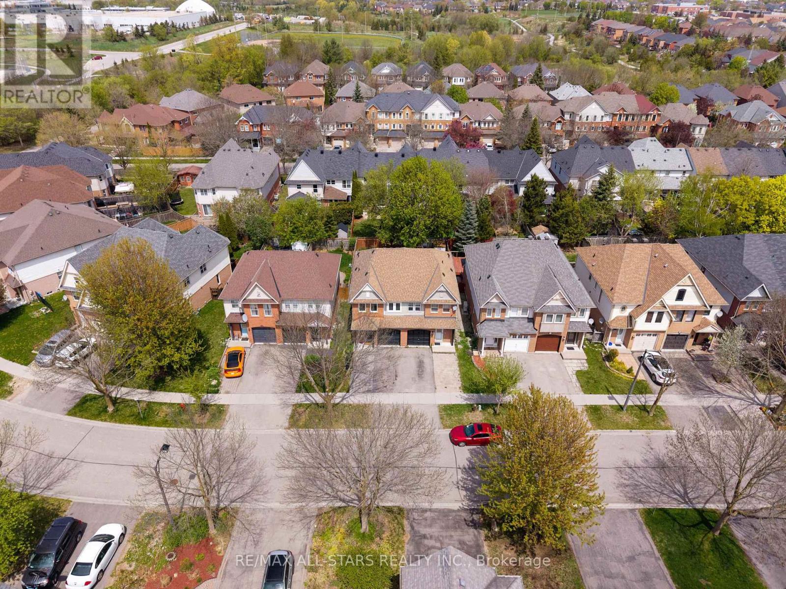 Property at 58 WOODROOF CRESCENT image 4