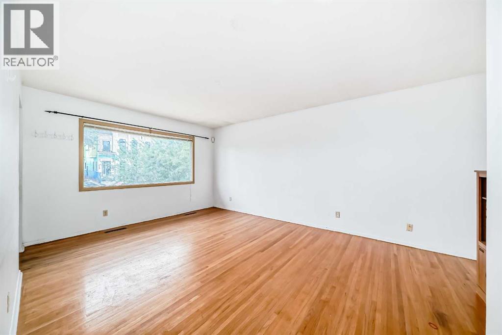 2809 38 Street Sw, Calgary, Alberta  T3E 3G1 - Photo 5 - A2251474