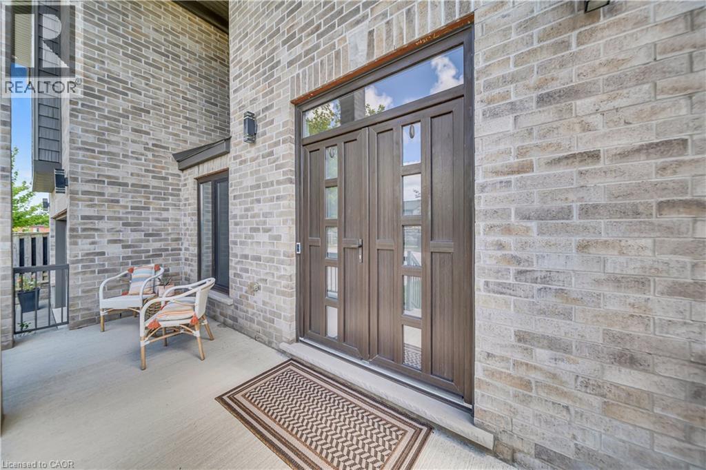 Property at 50 HORSESHOE Crescent image 3