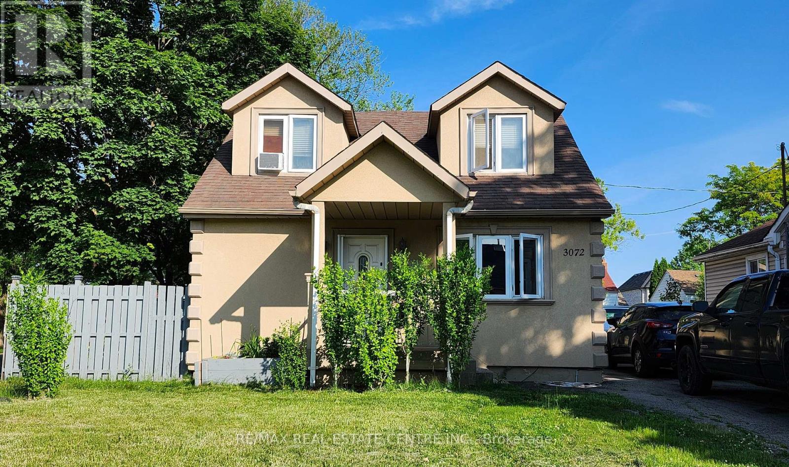 3072 Mcnaughton Avenue, Mississauga, Ontario  L4T 1R7 - Photo 2 - W12364906