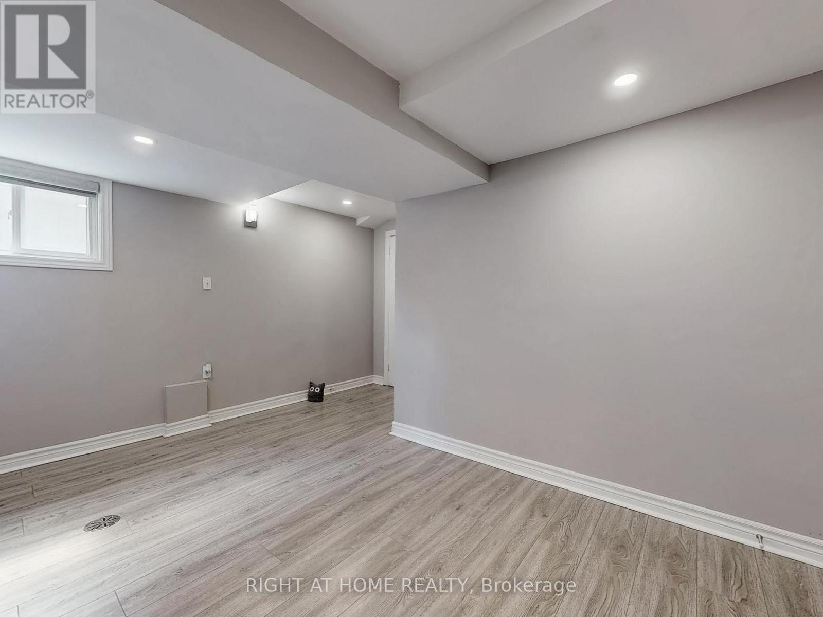 502 Galedowns Court, Mississauga, Ontario  L5A 3H9 - Photo 24 - W12364920