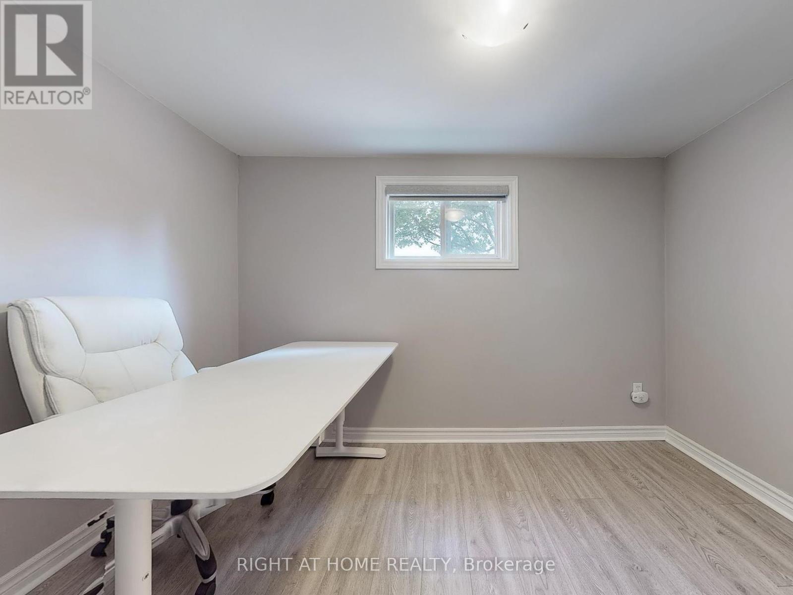 502 Galedowns Court, Mississauga, Ontario  L5A 3H9 - Photo 32 - W12364920