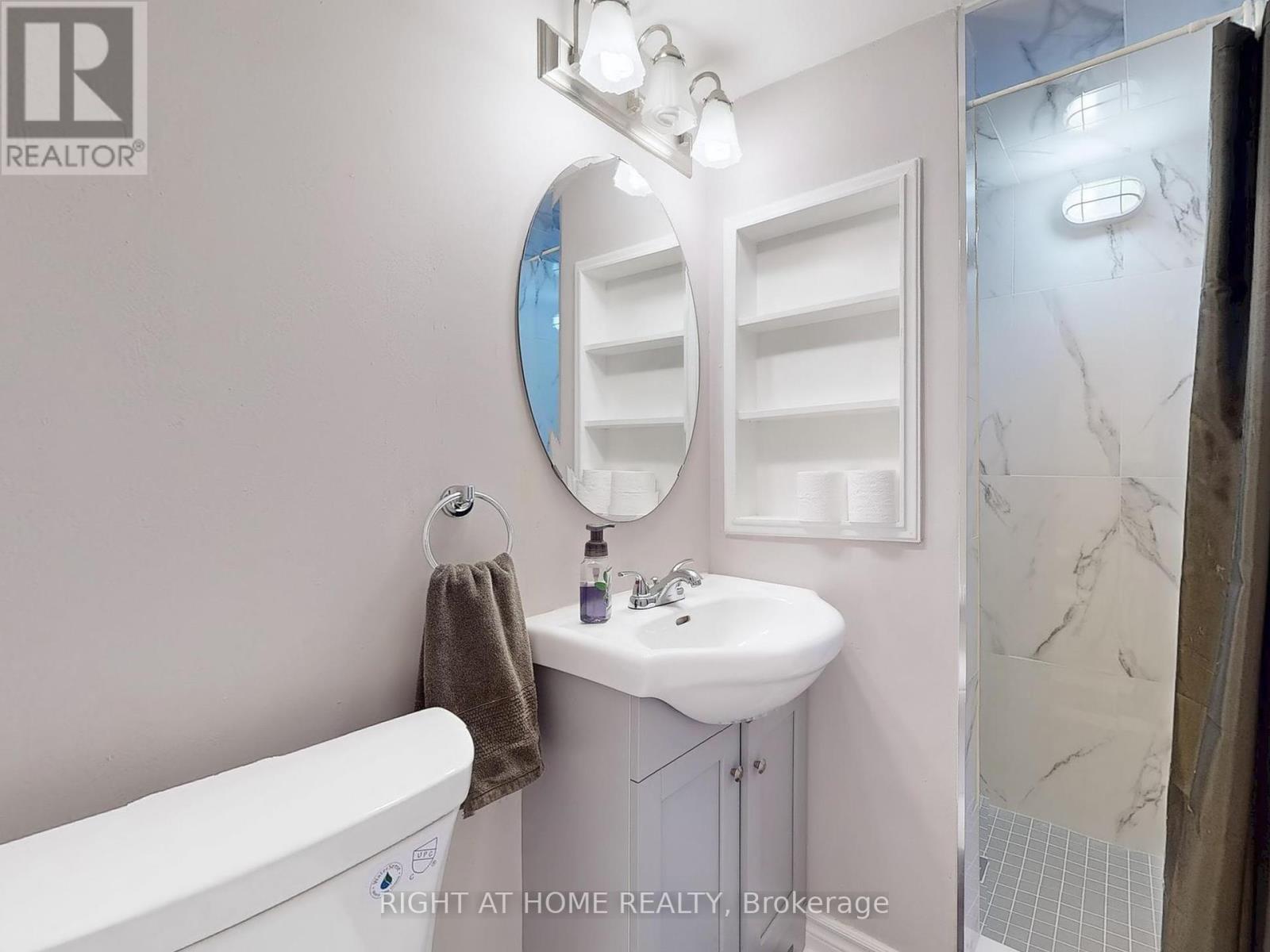 502 Galedowns Court, Mississauga, Ontario  L5A 3H9 - Photo 33 - W12364920
