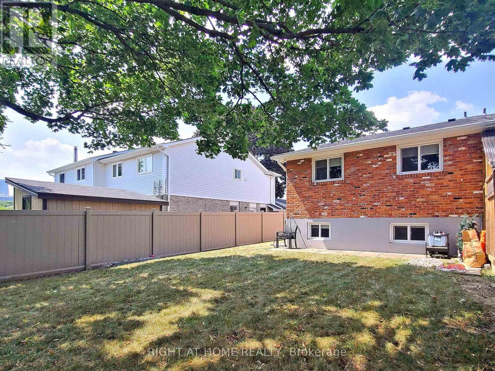502 Galedowns Court, Mississauga, Ontario  L5A 3H9 - Photo 36 - W12364920