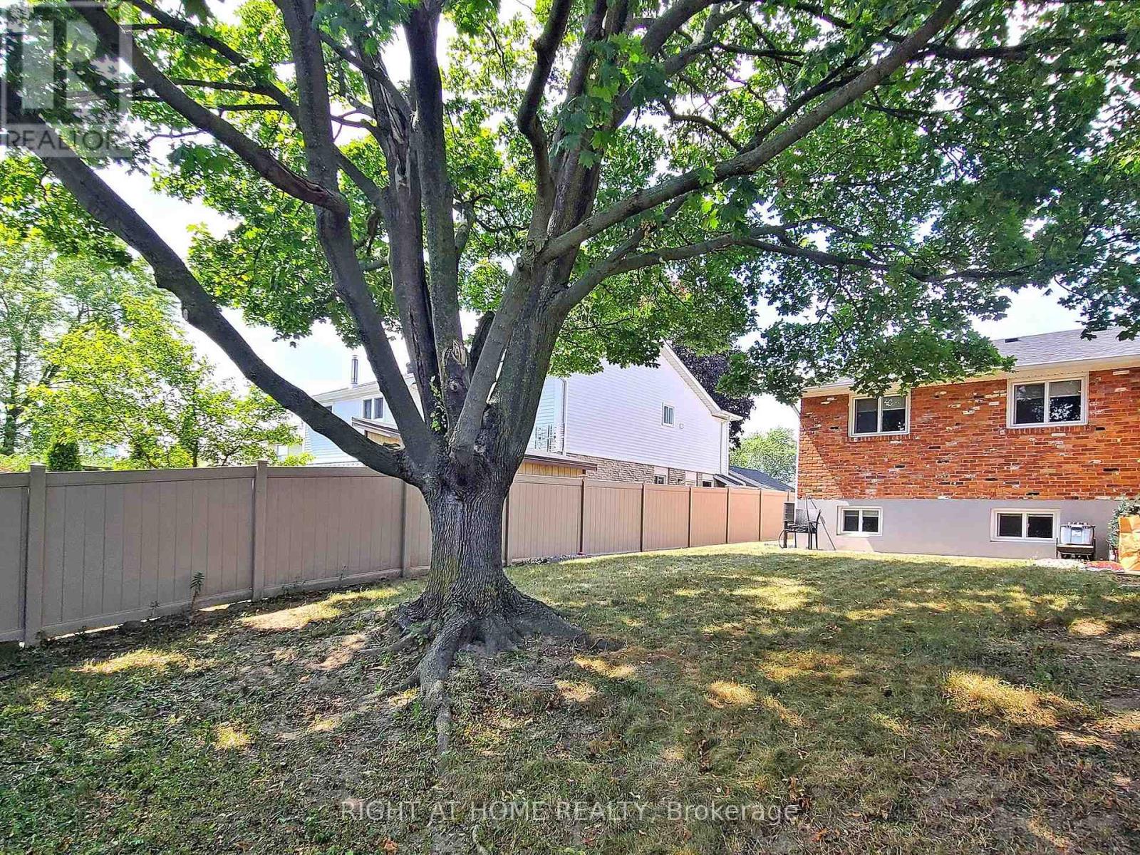502 Galedowns Court, Mississauga, Ontario  L5A 3H9 - Photo 37 - W12364920