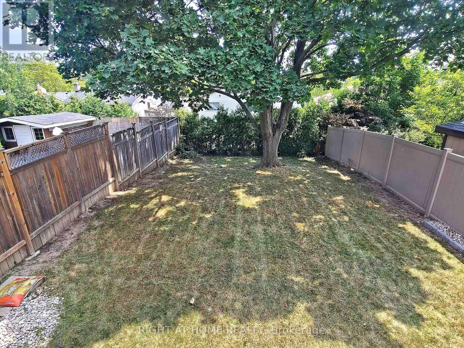 502 Galedowns Court, Mississauga, Ontario  L5A 3H9 - Photo 39 - W12364920