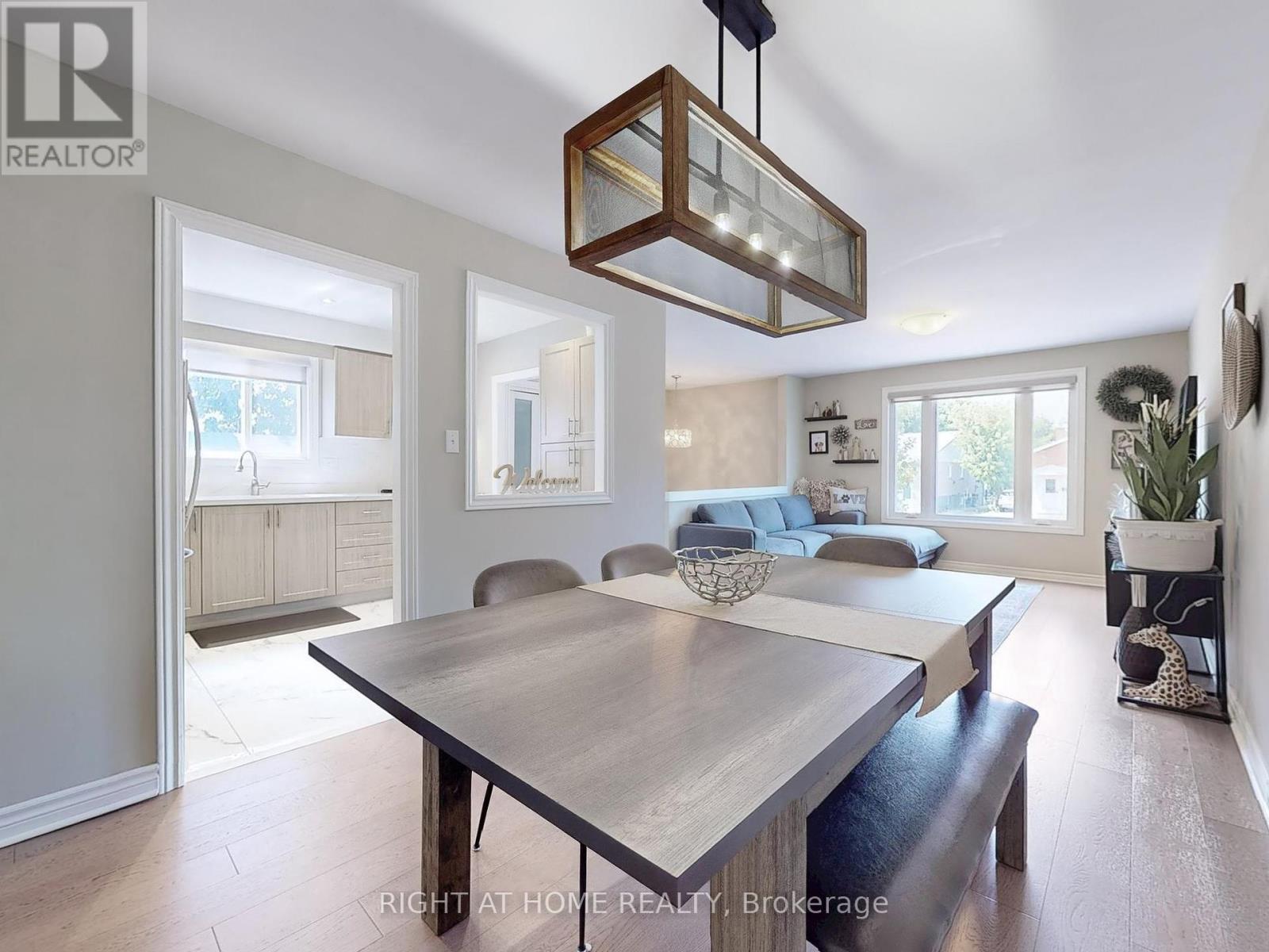 502 Galedowns Court, Mississauga, Ontario  L5A 3H9 - Photo 9 - W12364920