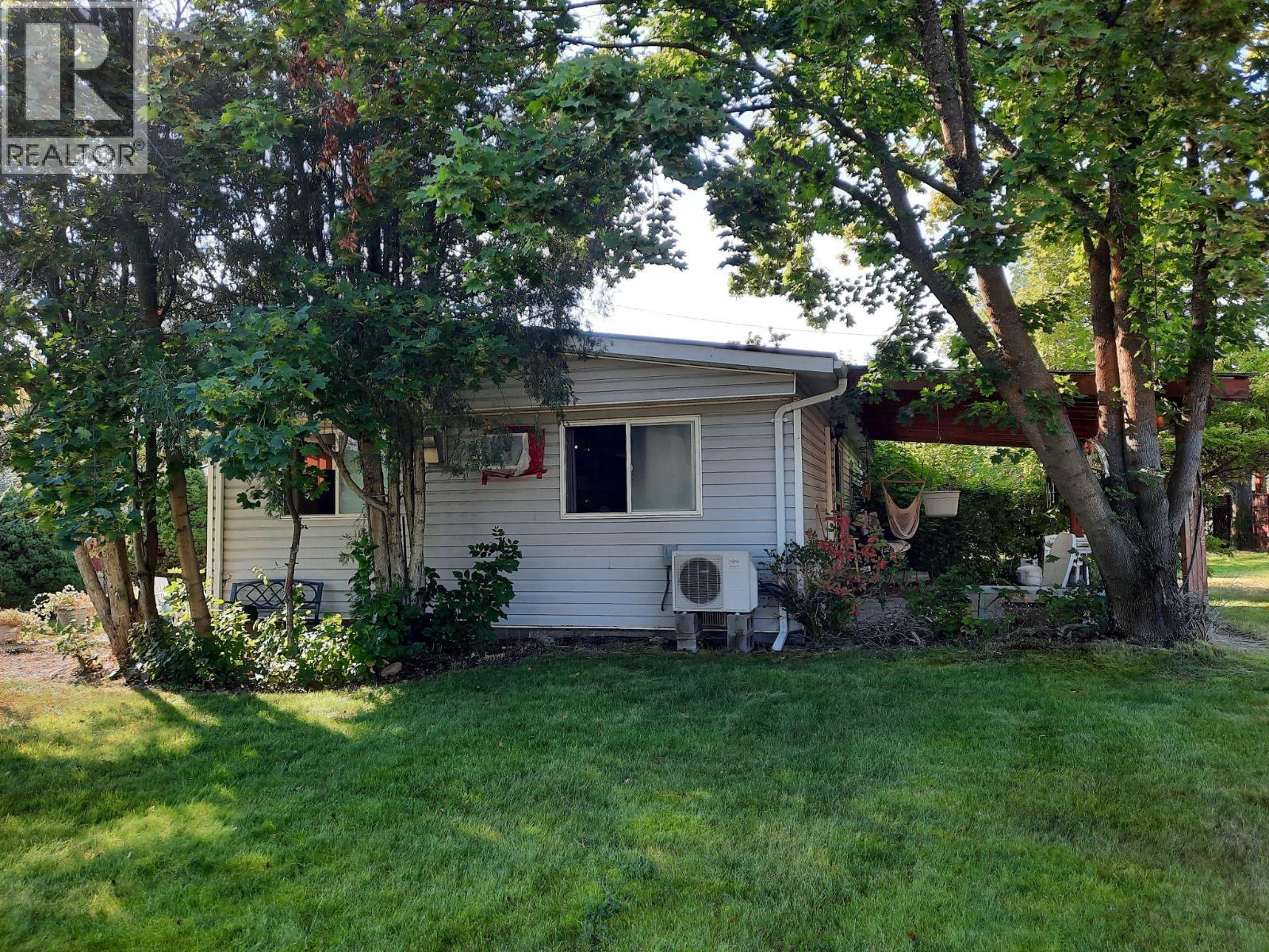 4300 Victoria Avenue E, Grand Forks, British Columbia