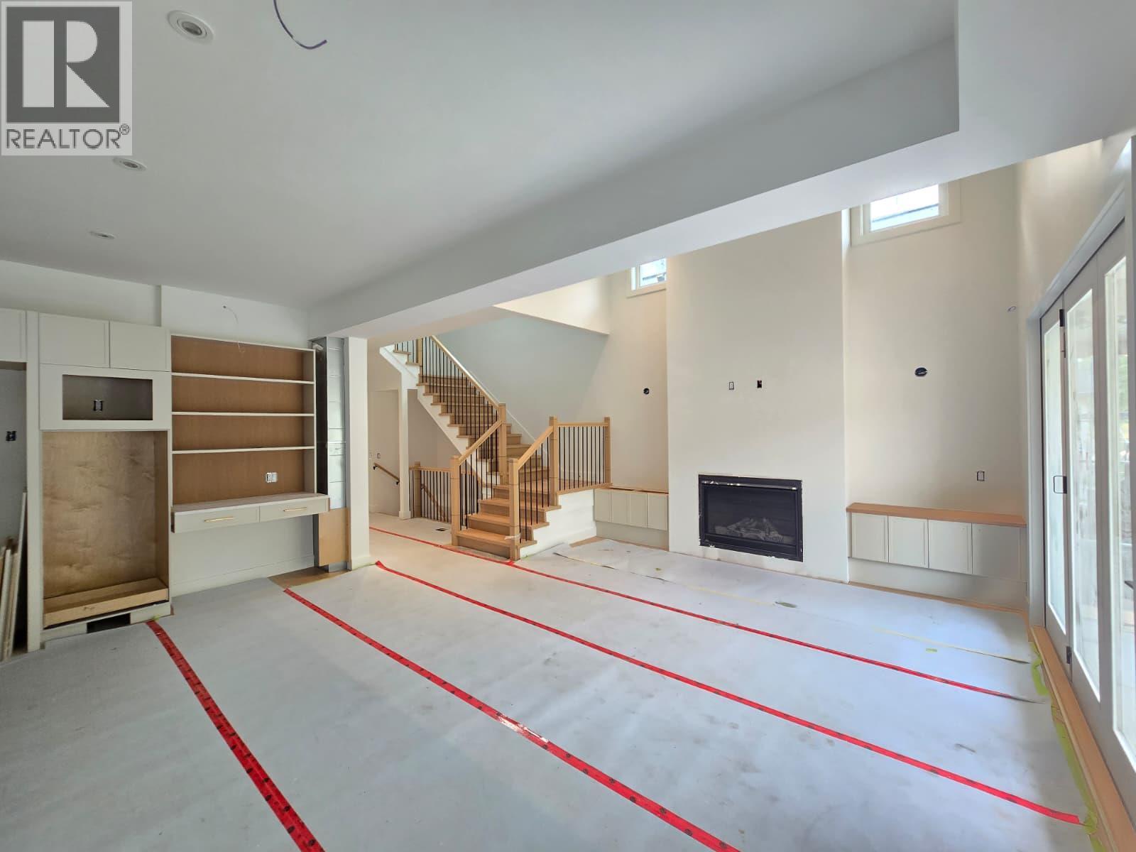 1012 Bull Crescent Kelowna Photo 3