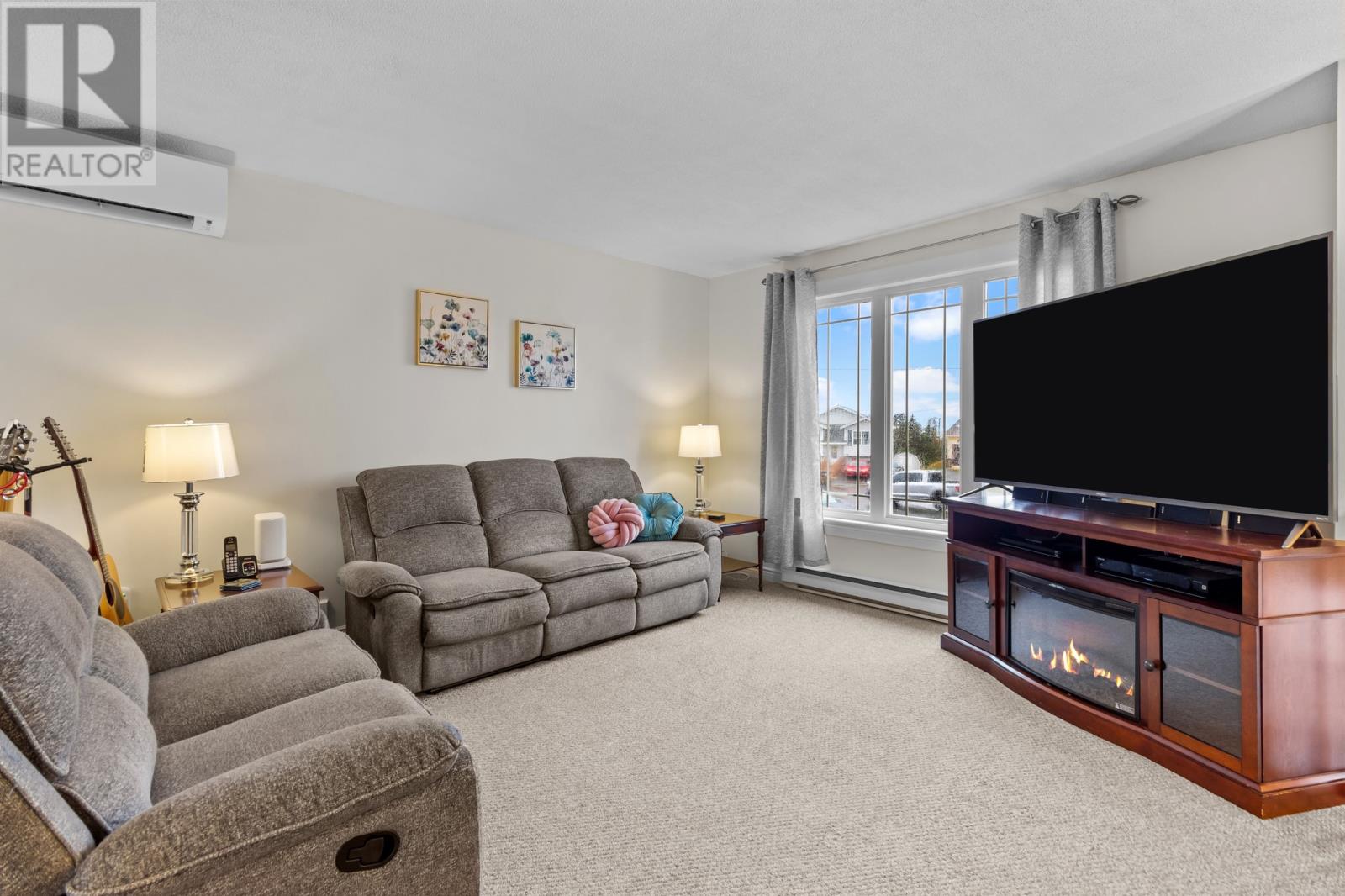Property at 7 Aspenwood Place image 4