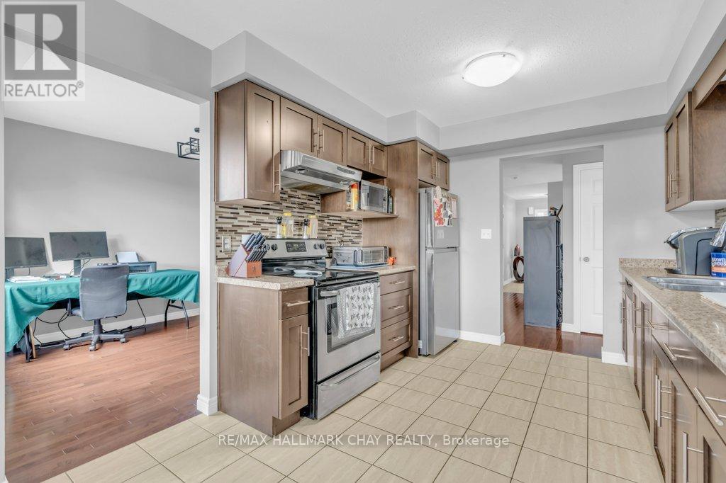 3 Davison Drive, Guelph, Ontario  N1E 0C1 - Photo 12 - X12365017
