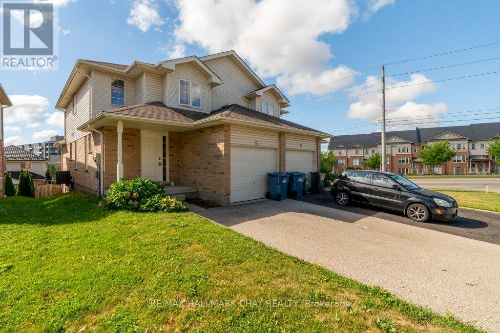 3 Davison Drive, Guelph, Ontario  N1E 0C1 - Photo 2 - X12365017