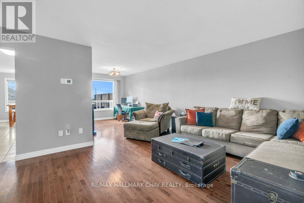 3 Davison Drive, Guelph, Ontario  N1E 0C1 - Photo 6 - X12365017
